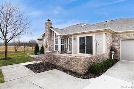 49705 Hidden Valley Dr #144 Macomb Twp, MI 48044