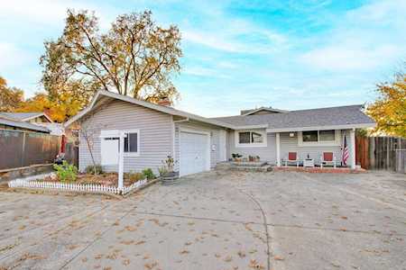 8151 Basswood Way Citrus Heights, CA 95621