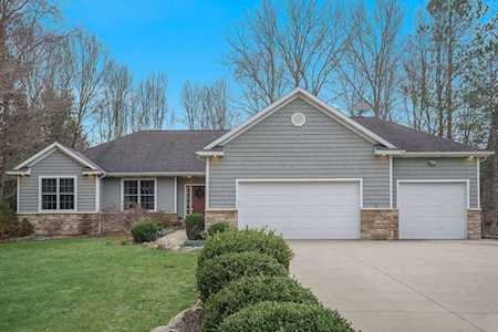 9377 Highland View Dr Kalamazoo, MI 49009