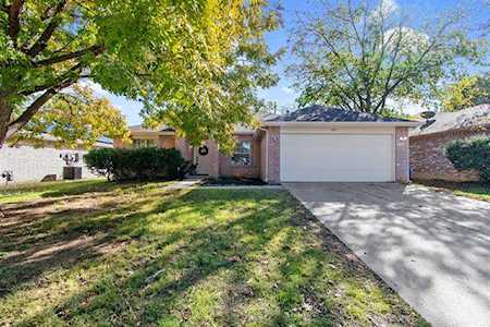 937 Silver Streak Drive Saginaw, TX 76131
