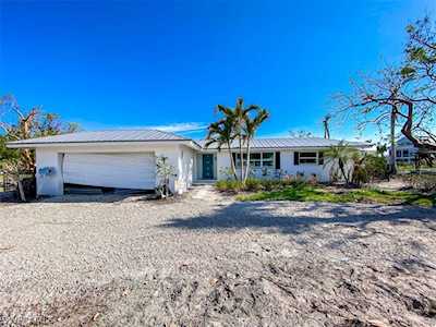 852 Lindgren Blvd Sanibel, FL 33957
