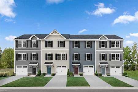 68 Clara Ct Suffolk, VA 23434