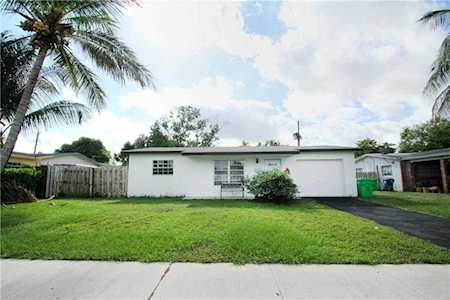 5880 NW 15th St Sunrise, FL 33313