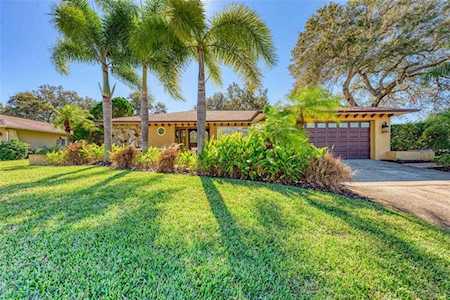 1627 Treasure Dr Tarpon Springs, FL 34689