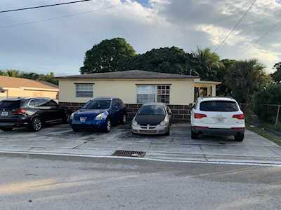 1449 W 36th Street Riviera Beach, FL 33404