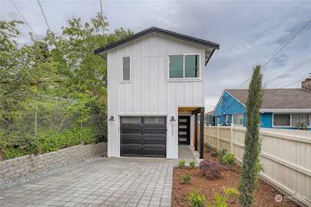 3237 S Kenyon St Seattle, WA 98118