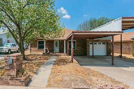 629 Hallvale Drive White Settlement, TX 76108