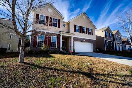 6213 Springbeauty Dr Charlotte, NC 28227