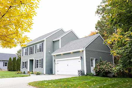 8 Cornfield Dr Somersworth, NH 03878