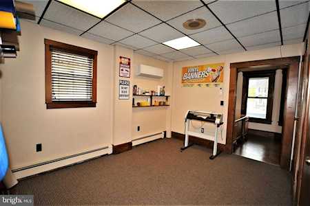 160 Whitehorse Ave Hamilton, NJ 08610