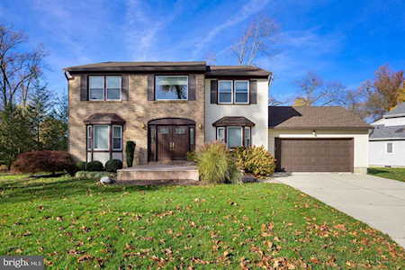 2105 Aqueduct Ln Cherry Hill, NJ 08002