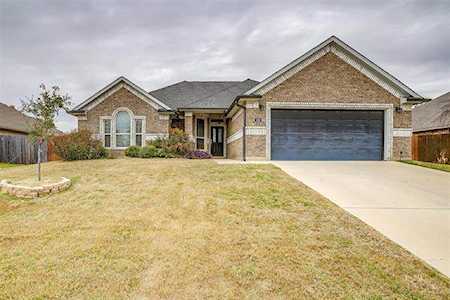 533 Meadowcrest Drive Burleson, TX 76028