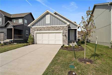 8805 SW 9th Terrace Blue Springs, MO 64064