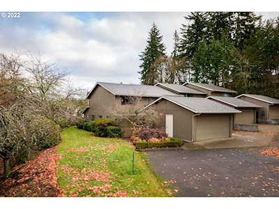 2201 Ridgeway DR Eugene, OR 97401