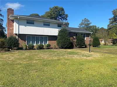 5106 Sweetbriar Circle Portsmouth, VA 23703