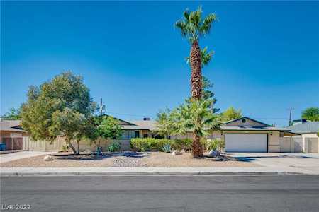 1713 Stonehaven Dr Las Vegas, NV 89108