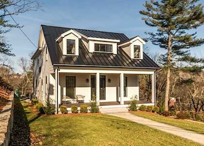 226 Worcester Lane Waltham, MA 02451