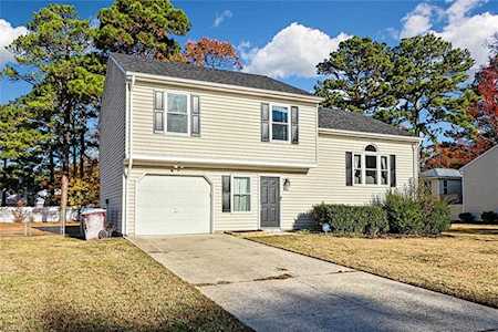 404 Bishop St Chesapeake, VA 23323