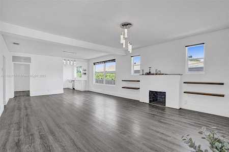 1114 SW 11th Ave Miami, FL 33129