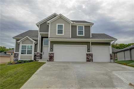 1110 SW Conch Circle Lees Summit, MO 64064