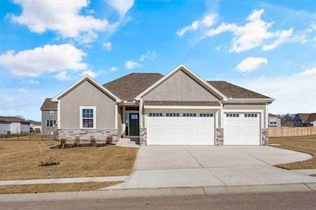 1811 Winchester Dr Pleasant Hill, MO 64080