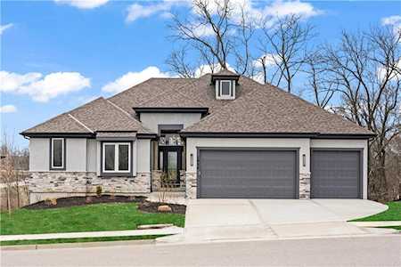 1924 SW River Run Dr Lees Summit, MO 64082