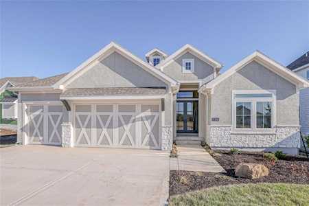 17305 Oakshire St Overland Park, KS 66221