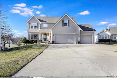 691 Creekside Place Lansing, KS 66043