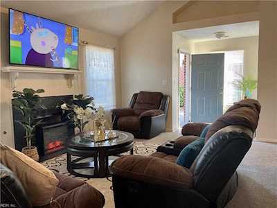 1437 Orchard Grove Dr Chesapeake, VA 23320