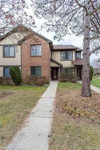 1501 Meadow Side Rochester Hills, MI 48307