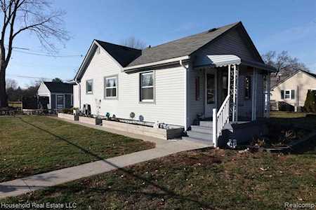 2794 Frankson Rochester Hills, MI 48307