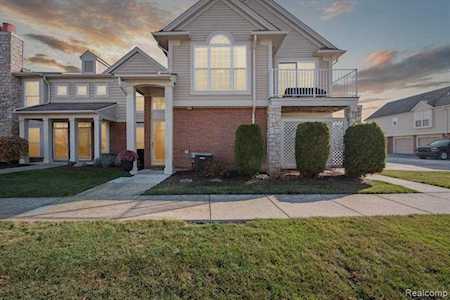 52212 Naugatuck Macomb, MI 48042