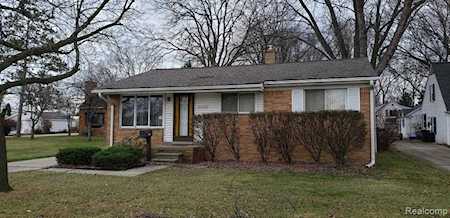 22608 Dorion Saint Clair Shores, MI 48082