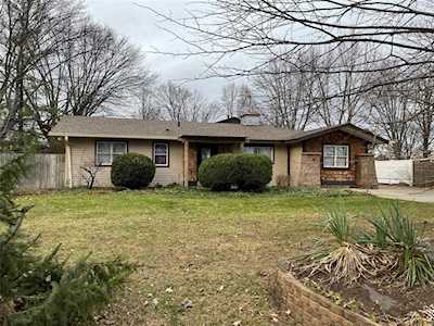 5731 Henderson Dr Brownsburg, IN 46112