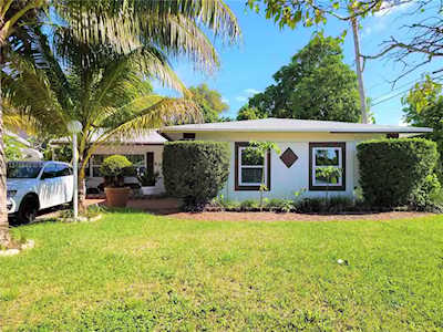 4360 NW 32nd Ct Lauderdale Lakes, FL 33319