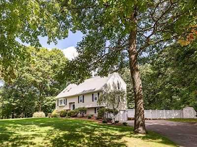 29 Monahan Lane Mansfield, MA 02048