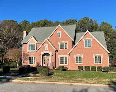 1112 Masters Row Chesapeake, VA 23320