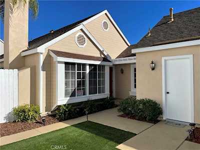 21062 Redwood Lane Mission Viejo, CA 92691