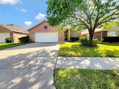 9152 River Falls Drive Fort Worth, TX 76118