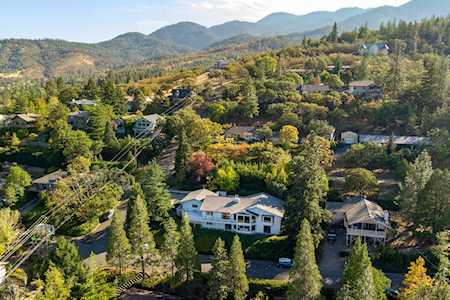1201 Park St Ashland, OR 97520