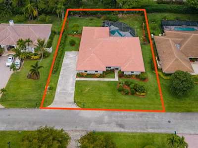 18 Berwick Road Palm Beach Gardens, FL 33418