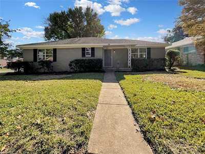 1102 Vicksburg Drive Garland, TX 75041
