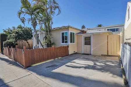 1638 Sunset Cliffs Boulevard San Diego, CA 92107