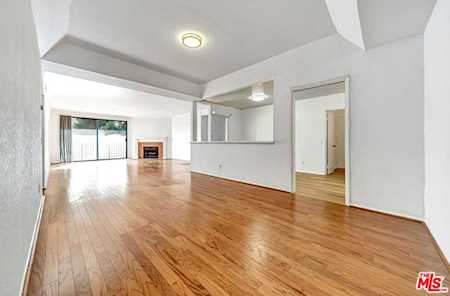 11910 Weddington St #204 Valley Village, CA 91607