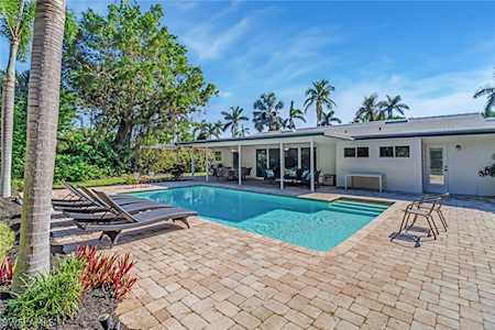 625 Orchid Dr Naples, FL 34102