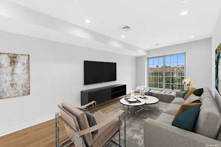 23-23 30th Road #2C Astoria, NY 11102