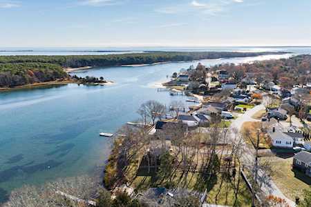 202 E Edgewater Drive East Falmouth, MA 02536