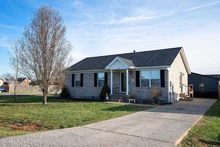 472 Beechcliff Cir Shepherdsville, KY 40165