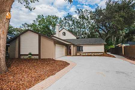 2730 Lakeville Dr Tampa, FL 33618