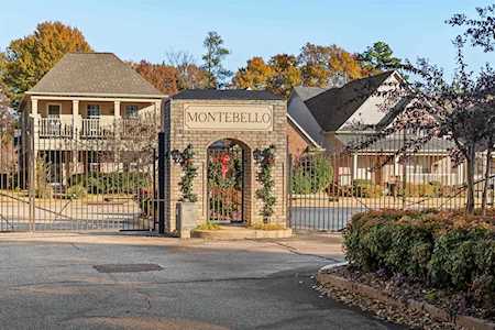 1076 E Montebello Cir Memphis, TN 38018